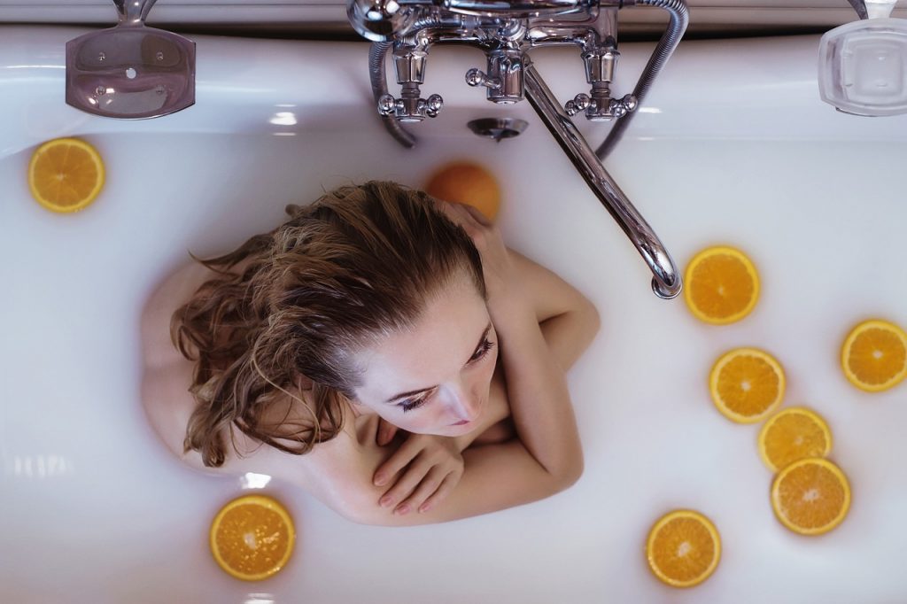 milk, orange, bath-2864245.jpg