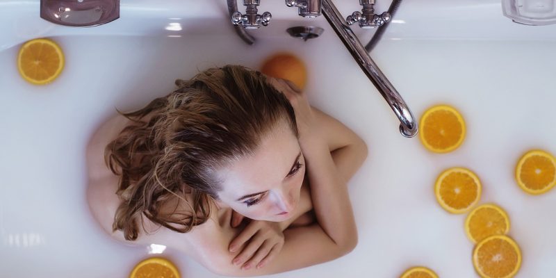milk, orange, bath-2864245.jpg